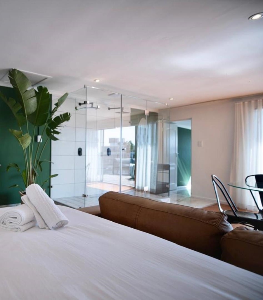 2 Bedroom Property for Sale in Sea Point Western Cape